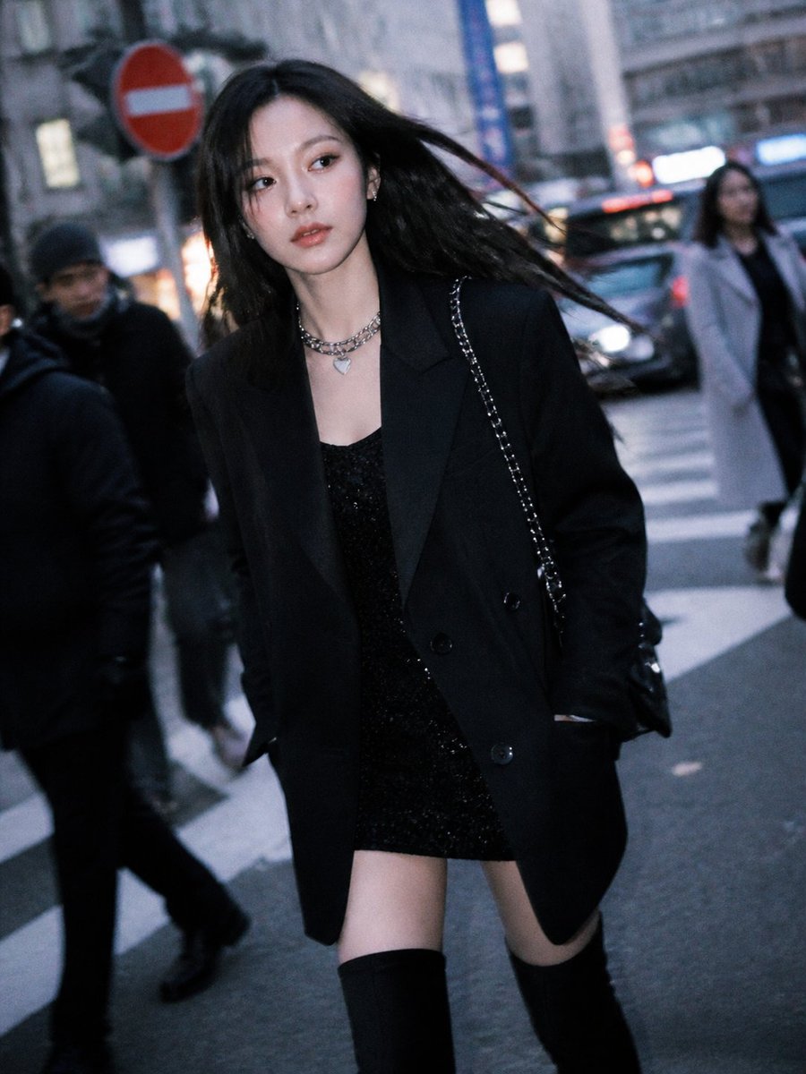 Moody Black Outfit Street Style