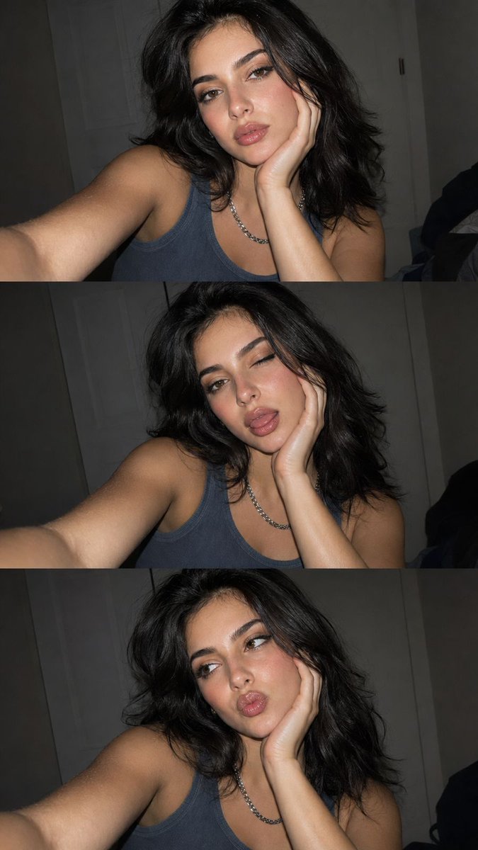 Stacked Smartphone Flash Selfie