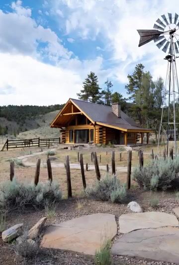 Modern log cabin in Forty Rod Flat, Wyoming