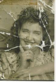 Vintage Photo Restoration to DSLR Quality Prompt (Truncated)