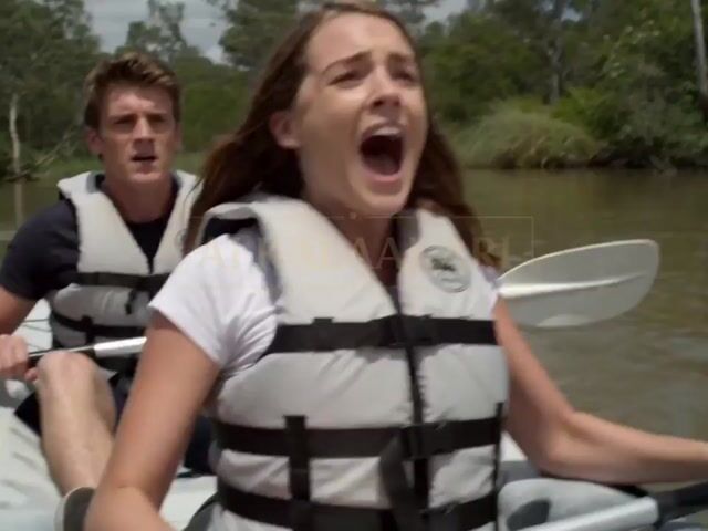 Giant Crocodile Kayak Attack